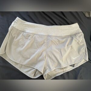 Nike Dri-FIT Light Gray Shorts Size L NWT